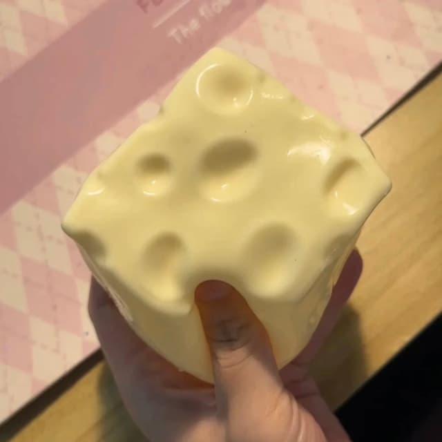 Large Cheese Vaseline Series detail 1